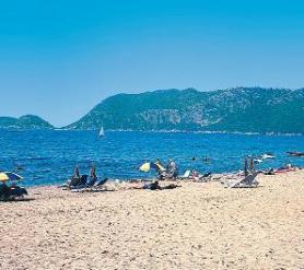 Ostrov Korfu a apartmány Fondas - pláž