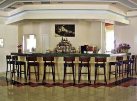 Ostrov Korfu a hotel Blue Bay Escape Resort s barem