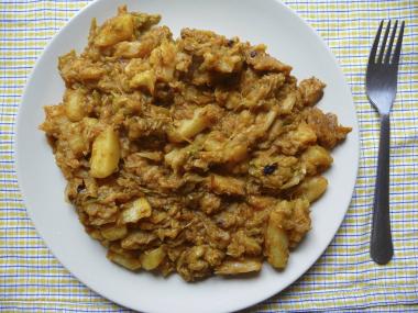 Ostrov Korfu a jídlo Sofrito na talíři