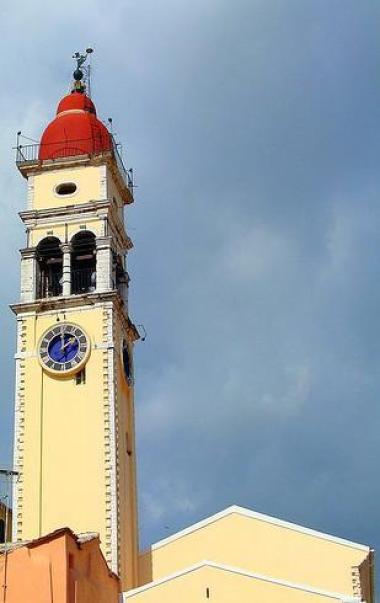 Ostrov Korfu s kostelem Agios Spyridonas