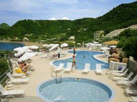 Ostrov Korfu a hotel Aquis Pelekas Beach s bazénem