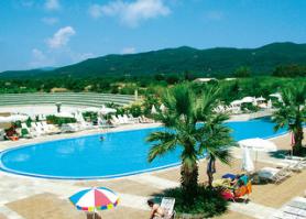 Bazén u hotelu Aquis Sandy Beach Resort, Korfu