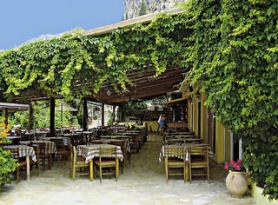 Ostrov Korfu a hotel Elly Beach s restaurací