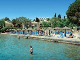 Ostrov Korfu a hotel Louis Corcyra Beach s pláží