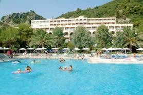 Ostrov Korfu a hotel Louis Grand s bazénem