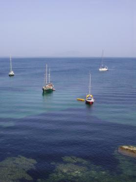 Korfu - zakotvené plachetnice